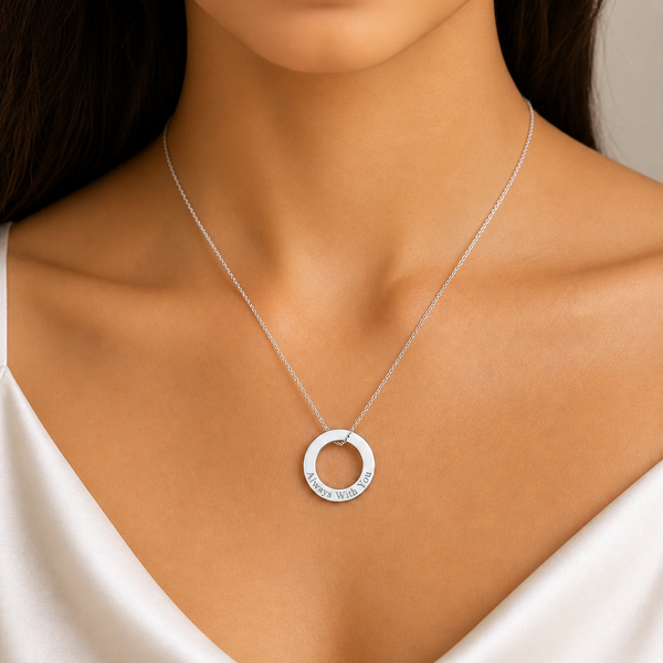 Vylae Round Engraved Charm