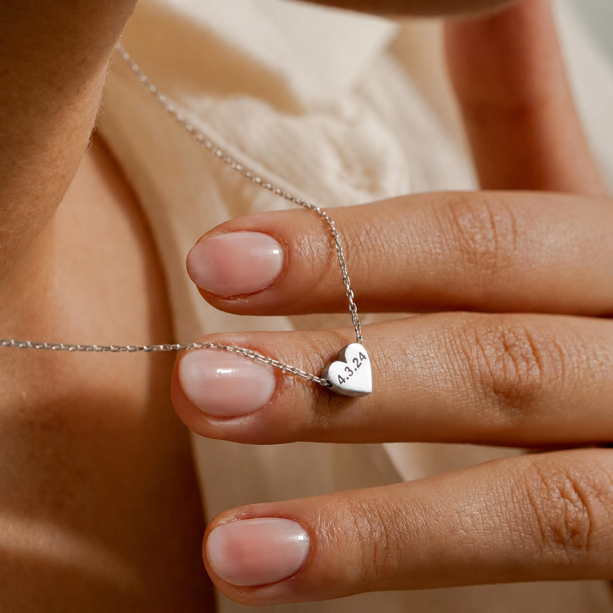 Vylae Engraved Love Necklace