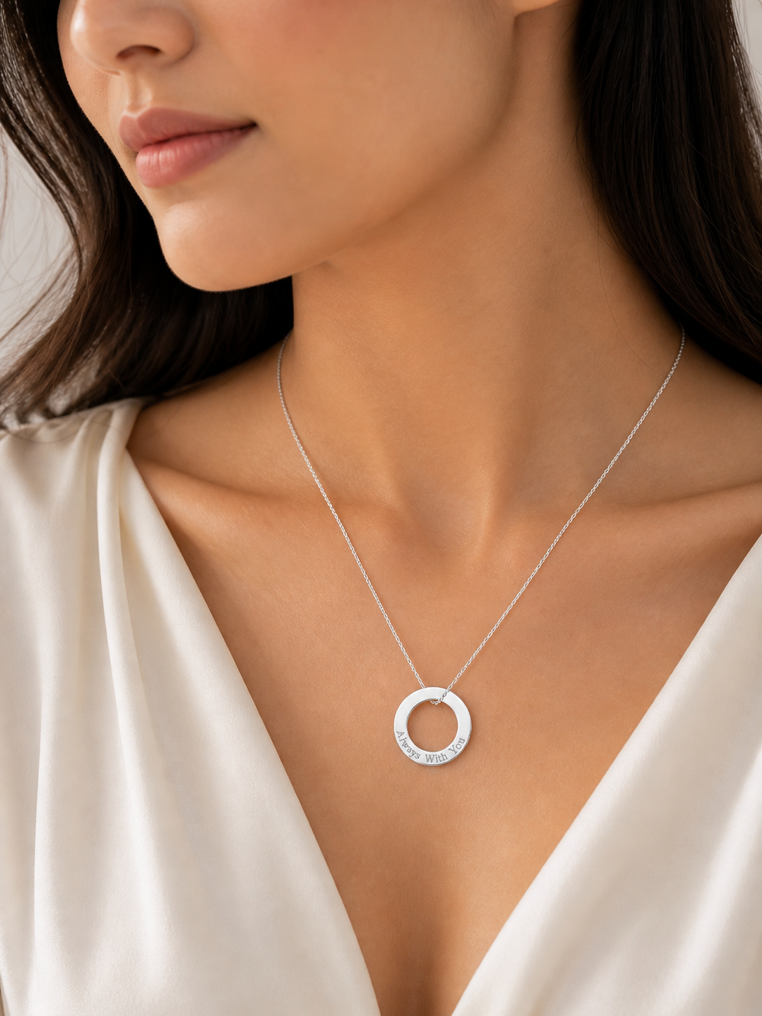 Vylae Round Engraved Charm